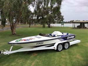 Stephens Ski boat 383 chev stroker mid mount v drive