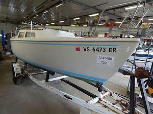 1982 Catalina C22