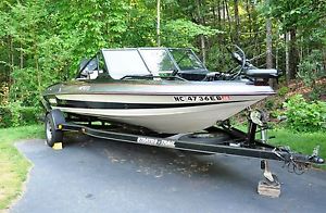 1995 Stratos 278 FS Johnson 130 with Trailer