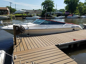 1989 Sea Ray Overnighter Cuddy Cab image 1