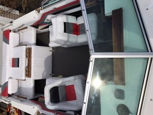1989 Rinker Festiva V230