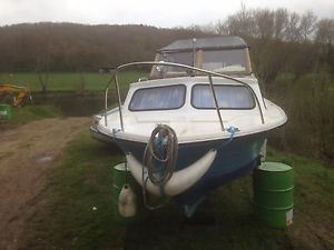 TEALE 22 FT CLASSIC RIVER / CANAL CRUISER 2.5 L / 120HP OMC PETROL INBOARD