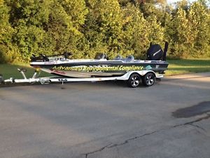 1999 Bass cat Jaguar