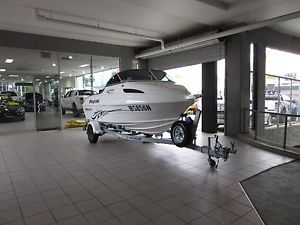 Haines Hunter 495 Sea Breeze 90 HP Yamaha only 90 hours - 02 9479 9555