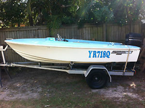 Haines Hunter V133 10months Rego, NO RESERVE!!!! Caribbean Quintrex Pride Savage