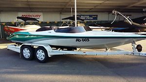 SKI BOAT SLEEKLINE CONTARGE series 2