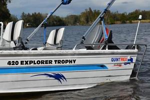QUINTREX 420 EXPLORER TROPHY SIDE CONSOLE