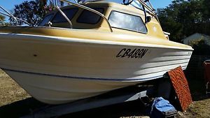 BOAT  SWIFT CRAFT HALF CABIN 5 METRE
