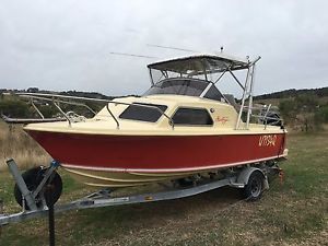 Mustang 21'ft Half Cab Boat