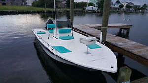 1998 Promaster 220 image 1