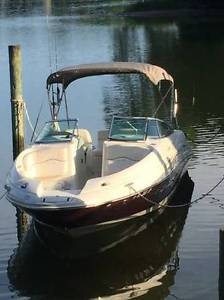 2008 Sea Ray 220 Sundeck - Only 73 original hours