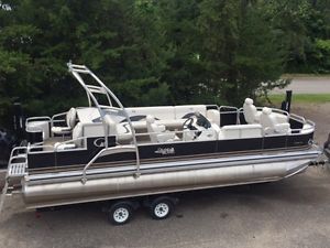 24 fnf tritoon with 250 and trailer