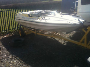 SPEED BOAT SHAKESPEARE CARABIAN 5 LTR 302 MERCRUISER & TRAILER FOR RESTORATION