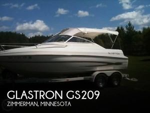 2004 Glastron GS209