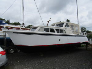 Dutch De Meeuw Steel River/Canal Motor Cruiser Boat 30ft 6 berths Project