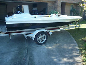 Ski boat 5.2 meter Nankervis Rearmount project including good trailer