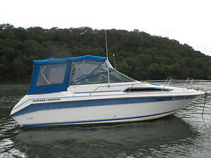 SEARAY 250DA SPORTS CRUISER 1990 MODEL RE-POWERED IN 2014 WITH A NEW MERCRUISER