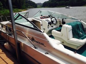 Sea Ray Sundancer 250 Cruiser, One Owner