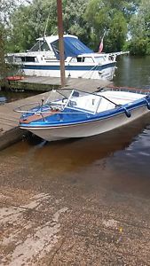 classic speed boat lovely condition with Volvo engine