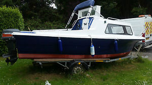 PRICE REDUCED!! 19ft fishing/cabin boat with space for two berths WITH TRAILER!!