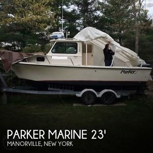 2001 Parker Marine 2320 Sport Cabin image 1