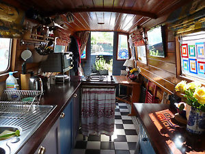 67 ft Cruiser Stern Narrowboat 'Dindi'