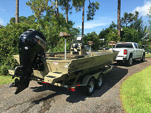 2016 Tracker Grizzley Sportsman 2072