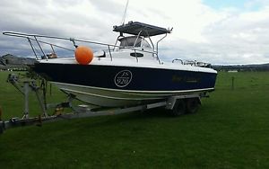 Haines Edencraft Bass Strait boat