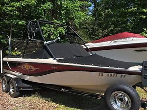 2002 Nautique Super Air 210 Team Edition