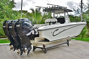 2008 FOUNTAIN 38' Triple Mercury Outboards - 175 HOURS OF USE SINCE NEW!