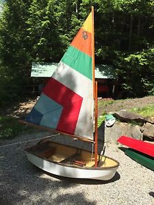 Dyer Dhow Midget sailing dinghy - great condition! image 1