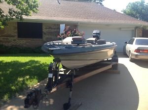 1990 Astro Bass boat