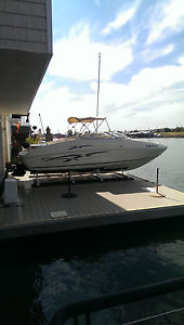 2000 Rinker Captive