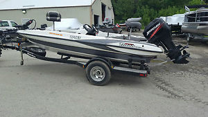 2006 Triton Bass Boat