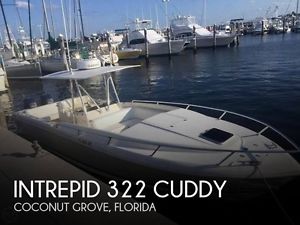 2003 Intrepid 322 Cuddy