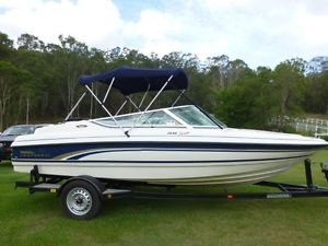 2000 Chaparral 1930 Sport Bowrider image 1