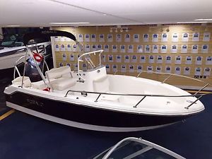 Robalo 160 Black Hull Sports Fisher