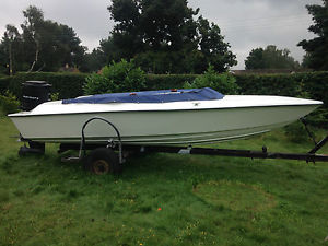 16ft SPEED BOAT WITH 90HP MERCURY OUTBOARD ENGINE & TRAILER