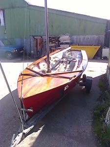 Sailing Boat/Dinghy Enterprise model with fibreglass hull and Twin trailer used.