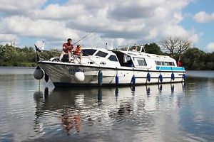 Boat share for sale on the Norfolk Broads - LIGHTNING 43ft 7berth Cabin Cruiser