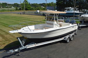 1995 Pursuit 2470 Center Console