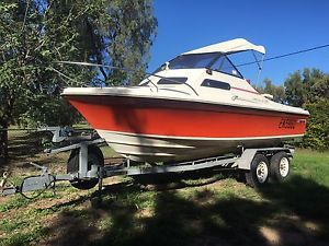 Cruisecraft 5.7m Boat