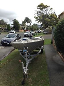 Tinny  4.2m Bermuda discovery, 30 hp Mariner outboard serviced