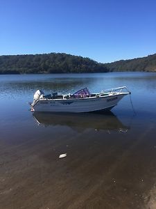 5m bowrider with 90hp honda 4stroke