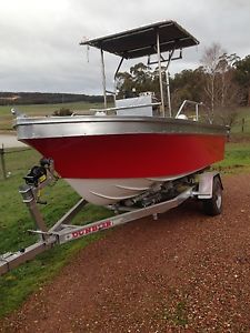 Boat centre console