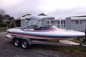Camero Volante Supreme Ski Boat