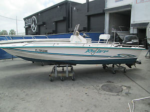 2004 Key Largo 186 Center Console Bay Boat