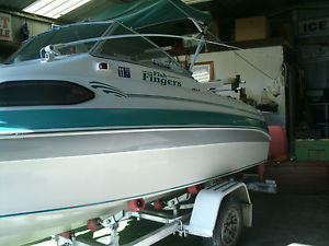 boat Haines Signature 4.93M