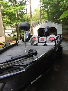 2015 Bass Tracker
