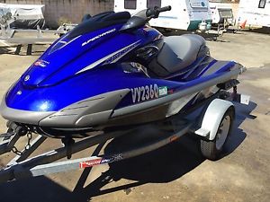YAMAHA WAVE RUNNER